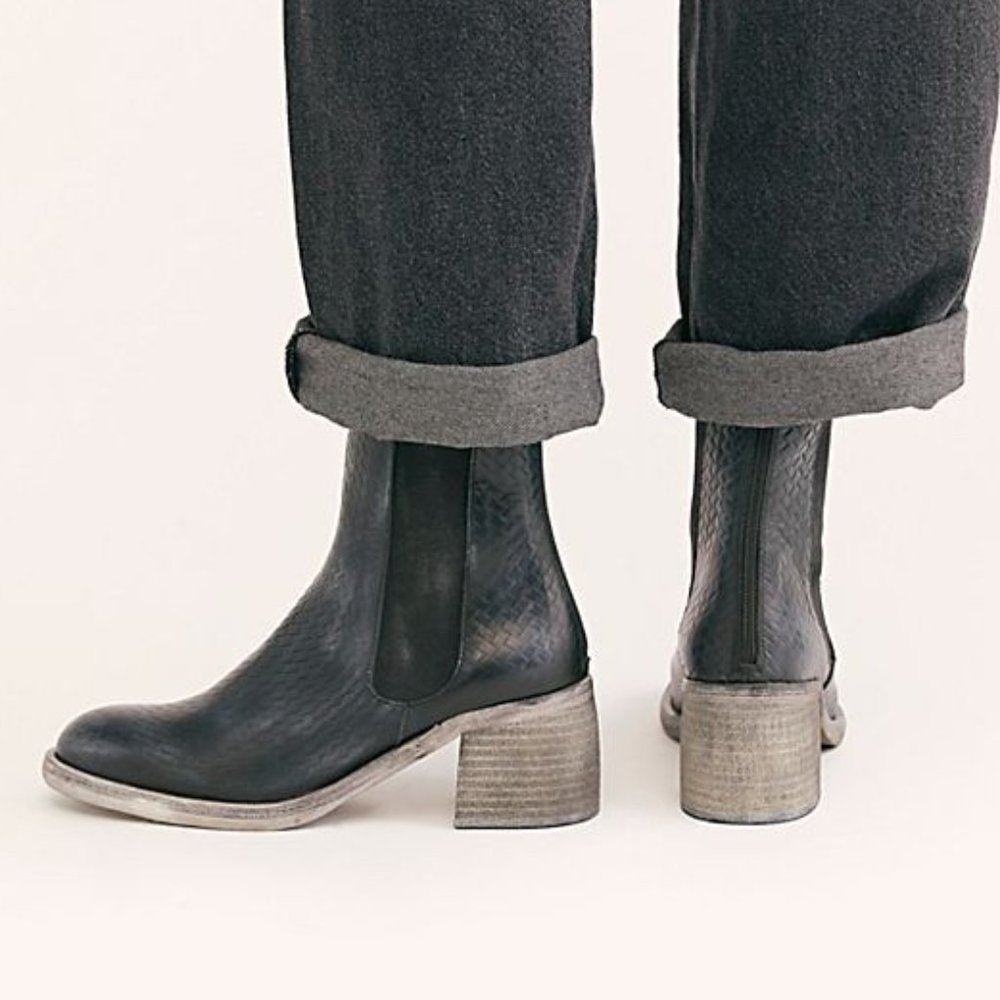 Free People Essential Chelsea Leather Boots - NWT